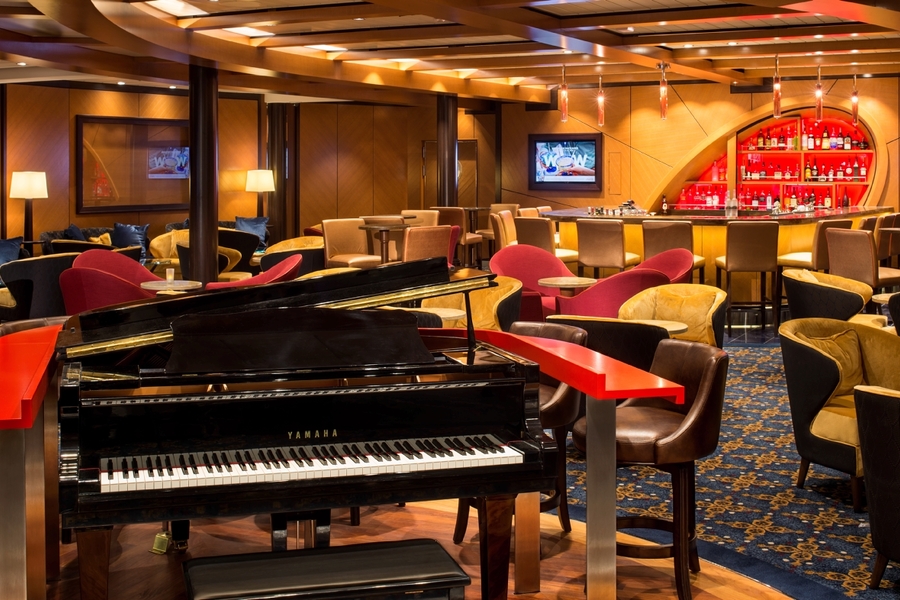 Royal Caribbean International Quantum of the Seas Interior Schooner Bar.jpg